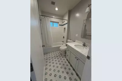 209 Alhambra Boulevard, Sacramento, CA 95816 - Photo 17