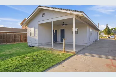 1300 N E Street, Livingston, CA 95334 - Photo 27
