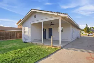 1300 N E St, Livingston, CA 95334 - Photo 27