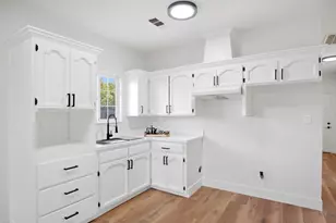 1300 N E St, Livingston, CA 95334 - Photo 15