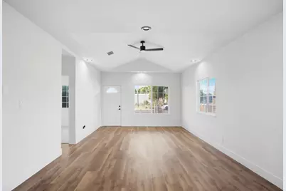 1300 N E Street, Livingston, CA 95334 - Photo 79