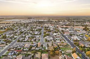 1300 N E St, Livingston, CA 95334 - Photo 41