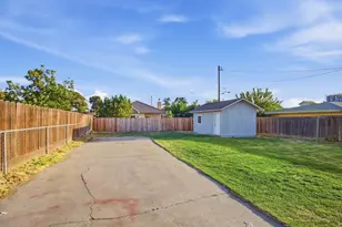 1300 N E St, Livingston, CA 95334 - Photo 71