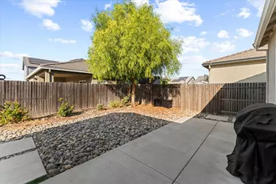 1409 Peach, Manteca, CA 95337 - Photo 27