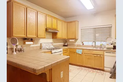 728 Chenin Blanc Court, Los Banos, CA 93635 - Photo 15