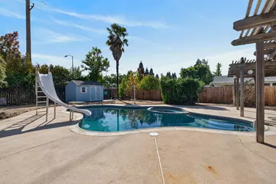 4233 Rosecrest Way, Sacramento, CA 95826 - Photo 57