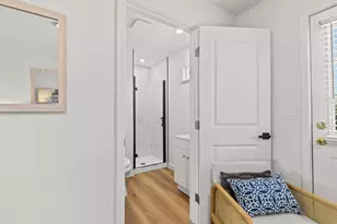 2511 Ferndale Ave, Sacramento, CA 95822 - Photo 17