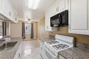 4524 Greenholme Dr, Sacramento, CA 95842 - Photo 7