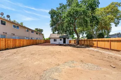 2296 Grove Avenue, Sacramento, CA 95815 - Photo 29