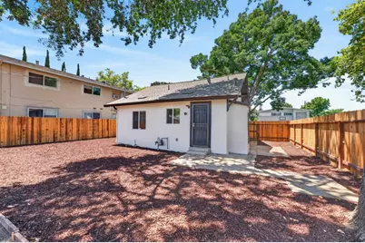 2296 Grove Avenue, Sacramento, CA 95815 - Photo 27