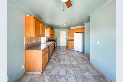 5457 N Ensanada Avenue, Fresno, CA 93723 - Photo 9