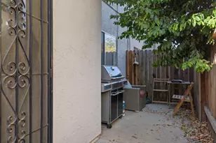 5101 Q St, Sacramento, CA 95819 - Photo 19