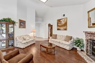 8248 Cliffe Way, Sacramento, CA 95828 - Photo 7