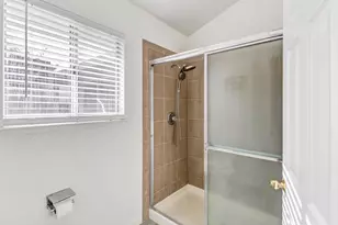 8248 Cliffe Way, Sacramento, CA 95828 - Photo 25