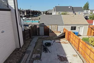 402 Golf Circle, Manteca, CA 95337 - Photo 9