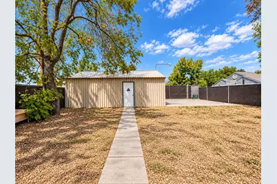 110 W Myrtle Street, Hanford, CA 93230 - Photo 13