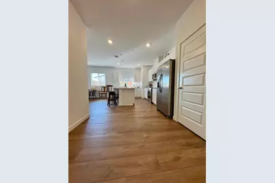 8412 Sinesky Way, Elk Grove, CA 95757 - Photo 3