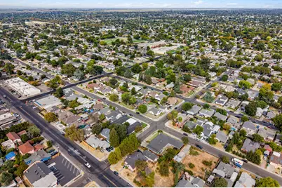 1790 Elmwood Avenue, Stockton, CA 95204 - Photo 19