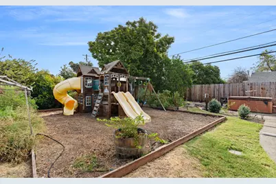 1790 Elmwood Avenue, Stockton, CA 95204 - Photo 37