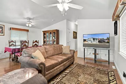 E Yosemite Avenue #186, Manteca, CA 95336 - Photo 9