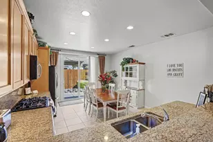7531 Abbey Cir, Elk Grove, CA 95757 - Photo 13