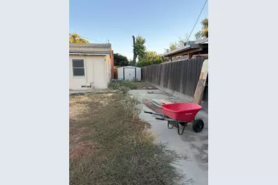 2105 Glendale Avenue, Modesto, CA 95354 - Photo 25