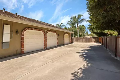 10117 Del Almendra Drive, Oakdale, CA 95361 - Photo 9