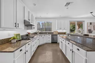 701 Rolling Green Dr, West Sacramento, CA 95605 - Photo 17
