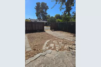 2052 S Tuxedo Avenue, Stockton, CA 95204 - Photo 43