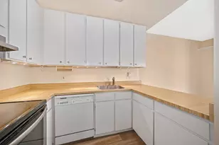 611 Woodside Sierra, Sacramento, CA 95825 - Photo 17