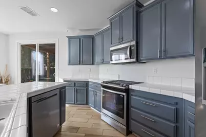 421 Penn Central Court, Rio Linda, CA 95673 - Photo 5