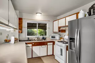 9200 Condesa Dr, Sacramento, CA 95826 - Photo 9