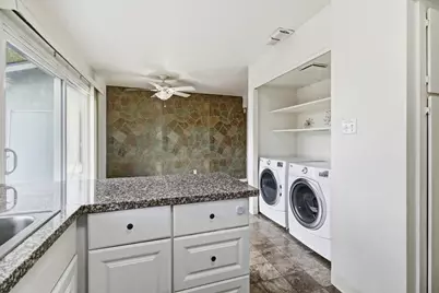 7646 La Mancha Way, Sacramento, CA 95823 - Photo 15
