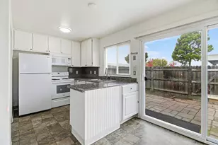 7646 La Mancha Way, Sacramento, CA 95823 - Photo 13