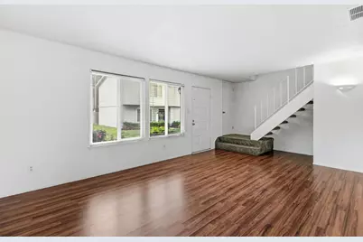 7646 La Mancha Way, Sacramento, CA 95823 - Photo 5