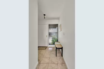 2472 American River Drive, Sacramento, CA 95825 - Photo 5