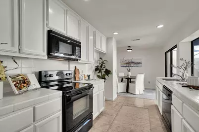 2472 American River Drive, Sacramento, CA 95825 - Photo 17