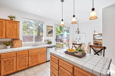 5622 Moonlight Way, Elk Grove, CA 95758 - Photo 19