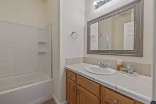 1678 Hawthorn St, Lemoore, CA 93245 - Photo 23