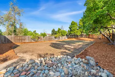 2 Hedgerow Court, Sacramento, CA 95823 - Photo 29