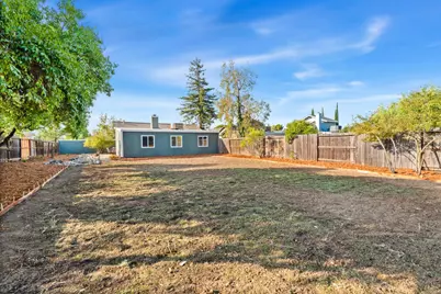 2 Hedgerow Court, Sacramento, CA 95823 - Photo 33