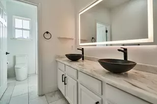 8621 Banton Cir, Elk Grove, CA 95624 - Photo 53