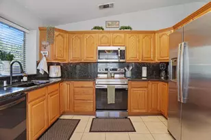 9675 Gruwell Way, Elk Grove, CA 95624 - Photo 11