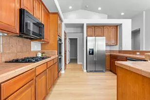 6418 Oscar Cir, Elk Grove, CA 95757 - Photo 9