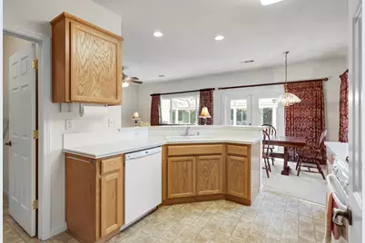 41 Sausalito Court, Sacramento, CA 95823 - Photo 11