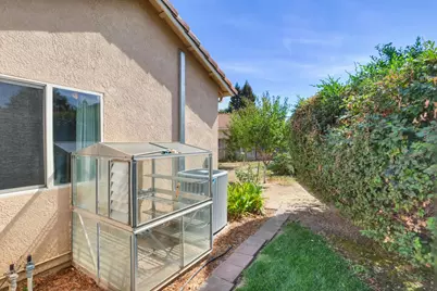 41 Sausalito Court, Sacramento, CA 95823 - Photo 37