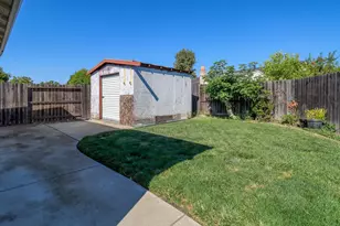 4045 Robinridge Way, Sacramento, CA 95823 - Photo 9