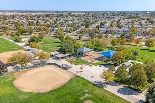 331 Bill Bean Cir, Sacramento, CA 95835 - Photo 41