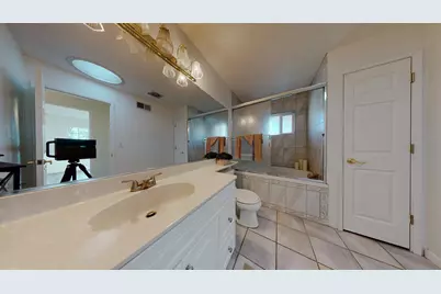 2404 Queenaire Lane, Modesto, CA 95350 - Photo 13