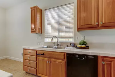 6032 Roswitha Court, Sacramento, CA 95608 - Photo 17
